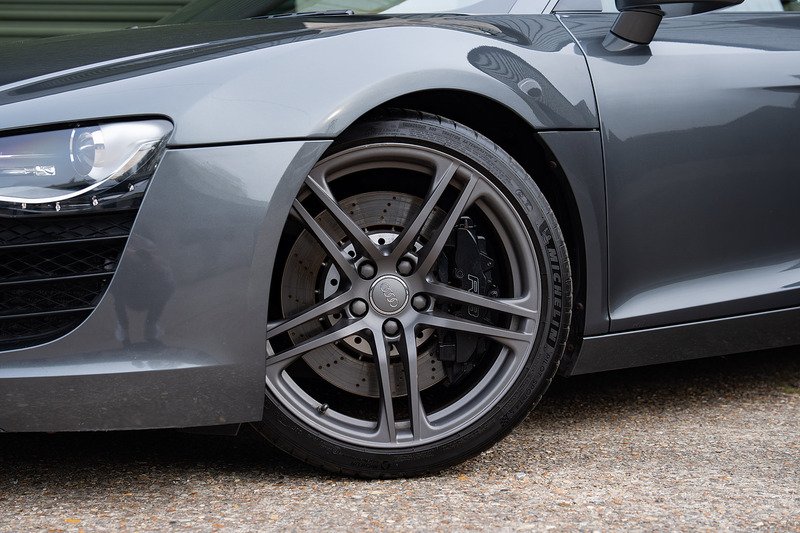 Audi R8 FSI V8 - Large 42