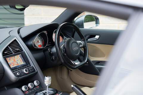Audi R8 FSI V8 - Large 25