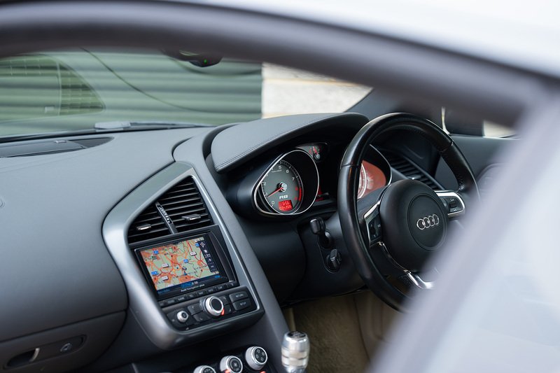 Audi R8 FSI V8 - Large 12