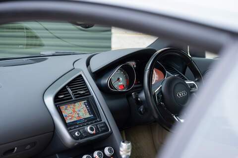 Audi R8 FSI V8 - Large 12