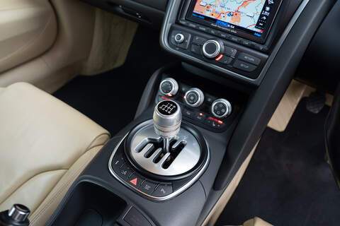 Audi R8 FSI V8 - Large 28