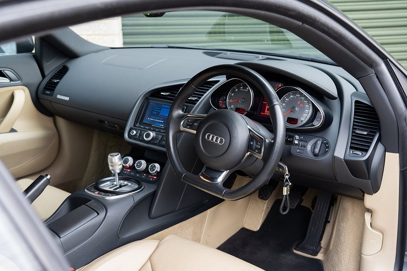 Audi R8 FSI V8 - Large 24