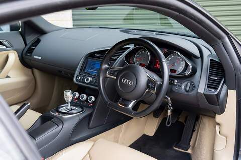 Audi R8 FSI V8 - Large 24
