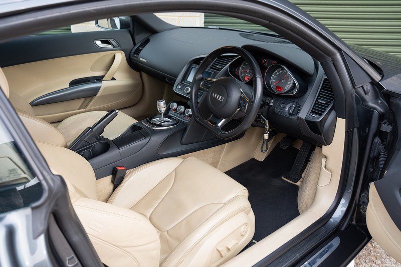 Audi R8 FSI V8 - Large 10