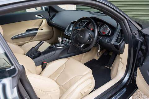 Audi R8 FSI V8 - Large 10