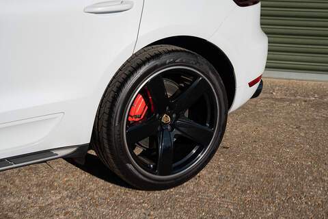 Porsche Macan T V6 Turbo - Large 54