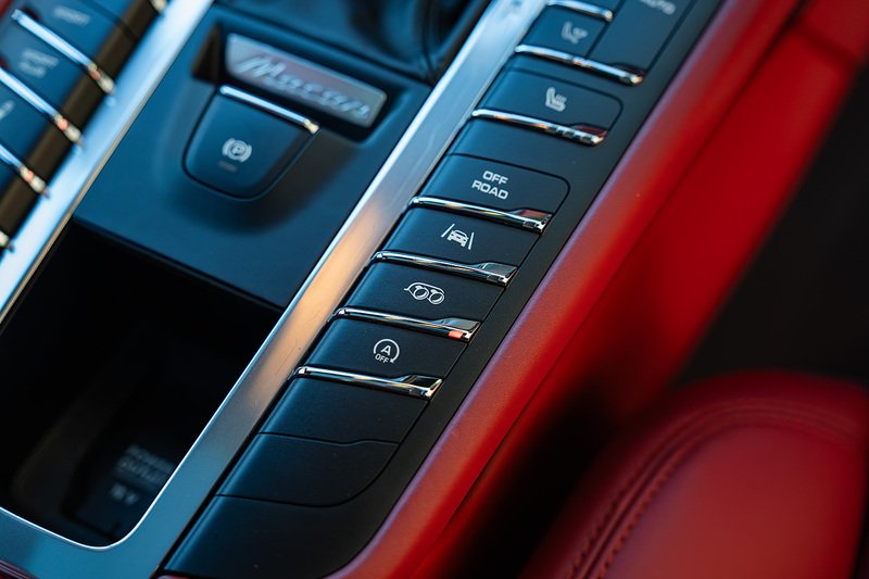 Porsche Macan T V6 Turbo - Large 21