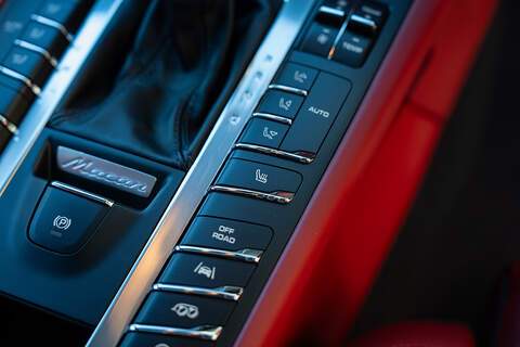 Porsche Macan T V6 Turbo - Large 38