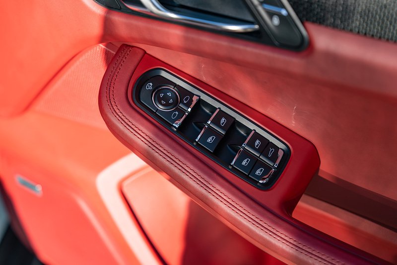 Porsche Macan T V6 Turbo - Large 42