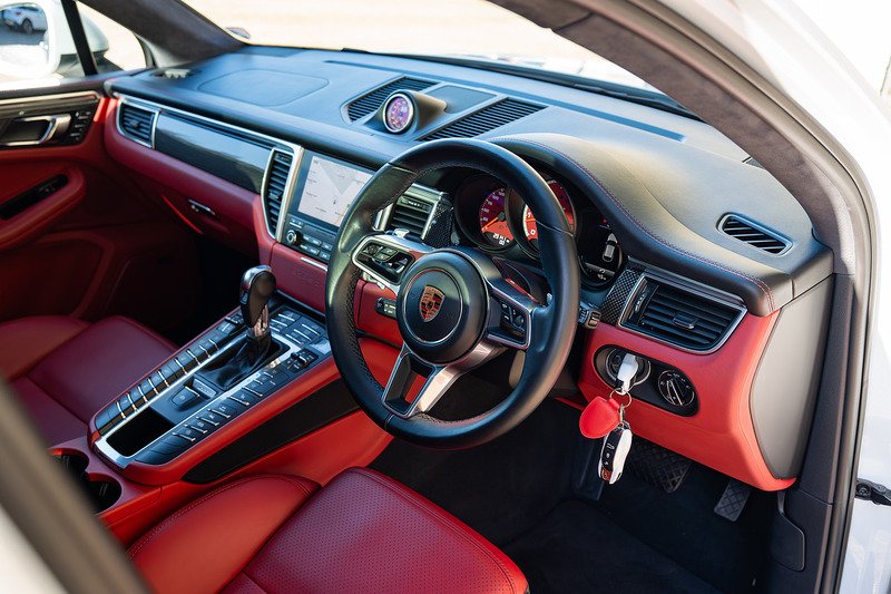 Porsche Macan T V6 Turbo - Large 37