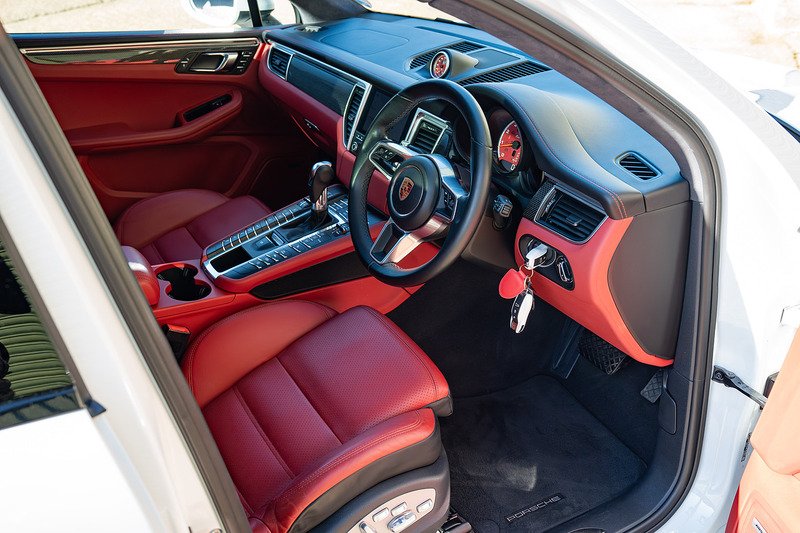 Porsche Macan T V6 Turbo - Large 9