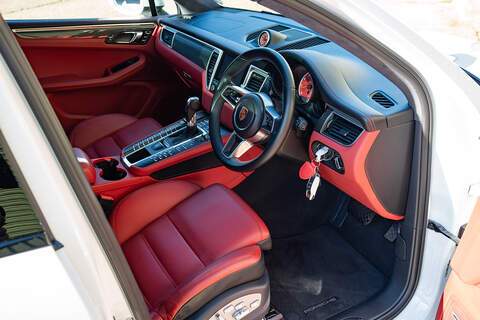 Porsche Macan T V6 Turbo - Large 9