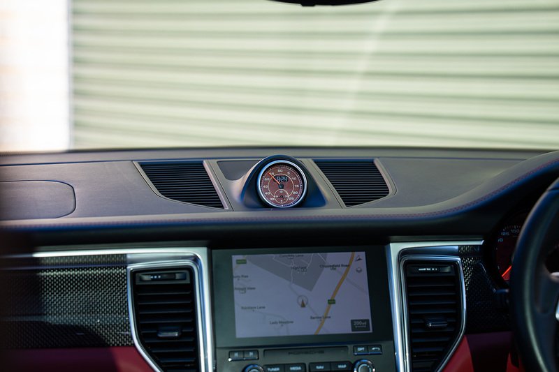 Porsche Macan T V6 Turbo - Large 49