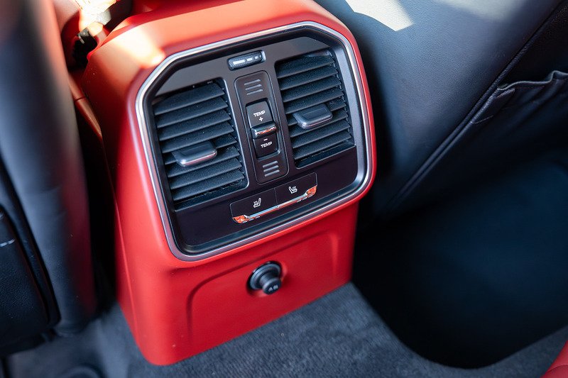 Porsche Macan T V6 Turbo - Large 16