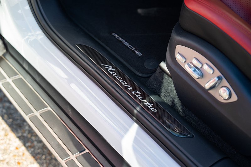Porsche Macan T V6 Turbo - Large 24