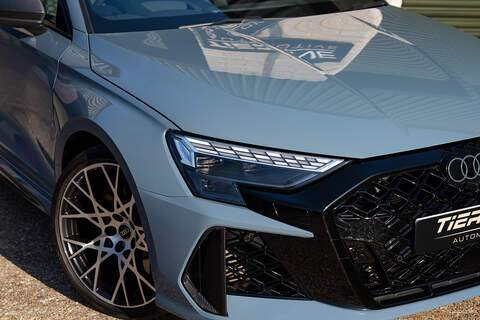 Audi RS3 TFSI Carbon Vorsprung - Large 39