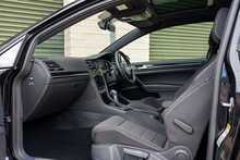 Volkswagen Golf TSI R - U899