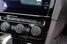 Volkswagen Golf TSI R - U899