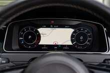 Volkswagen Golf TSI R - U899