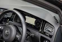 Volkswagen Golf TSI R - U899