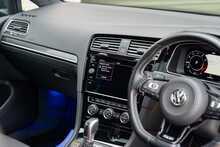Volkswagen Golf TSI R - U899
