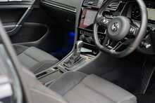 Volkswagen Golf TSI R - U899