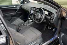 Volkswagen Golf TSI R - U899