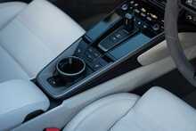 Porsche 911 T 992 Carrera S - U931
