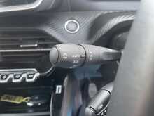 PEUGEOT 2008 1.2 PURETECH ACTIVE PREMIUM 5DR