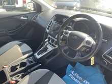 FORD FOCUS 1.6 ZETEC 5DR ESTATE AUTO