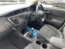 TOYOTA AURIS 1.6 V-MATIC ICON TOURING SPORTS ESTATE 5DR