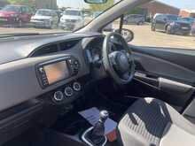 TOYOTA YARIS 1.5 VVT-I ICON TECH 5DR