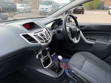 FORD FIESTA 1.4 ZETEC 5DR