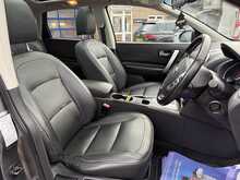 NISSAN QASHQAI 2.0 TEKNA CVT AUTO 5DR