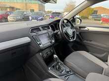 VOLKSWAGEN TIGUAN 2.0TDI 150PS SE NAV 4MOTION DSG AUTO 5DR