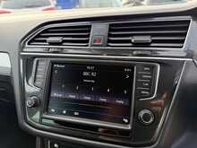 VOLKSWAGEN TIGUAN 2.0TDI 150PS SE NAV 4MOTION DSG AUTO 5DR