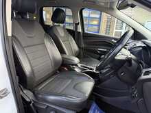 FORD KUGA 2.0TDCI TITANIUM 5DR