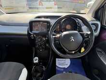PEUGEOT 108 1.2 PURETECH ALLURE TOP! 5DR