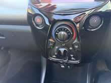 PEUGEOT 108 1.2 PURETECH ALLURE TOP! 5DR