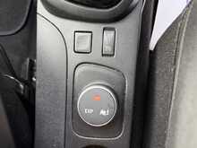 RENAULT CAPTUR 0.9TCE ENERGY SIGNATURE NAV 5DR