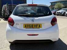 PEUGEOT 208 1.2 PURETECH SIGNATURE 5DR