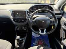 PEUGEOT 208 1.2 PURETECH SIGNATURE 5DR