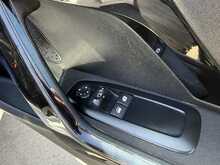 PEUGEOT 208 1.2 PURETECH SIGNATURE 5DR