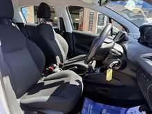PEUGEOT 208 1.2 PURETECH SIGNATURE 5DR