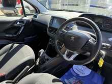 PEUGEOT 208 1.2 PURETECH SIGNATURE 5DR