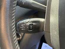 PEUGEOT 208 1.2 PURETECH SIGNATURE 5DR