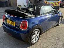 MINI COOPER CONVERTIBLE 1.5 2DR