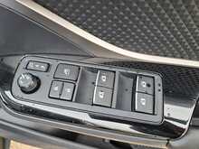 Toyota C-HR VVT-h Dynamic - U149589