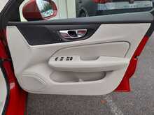 Volvo V60 D4 Momentum Plus - U149853