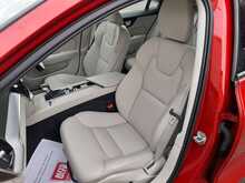 Volvo V60 D4 Momentum Plus - U149853